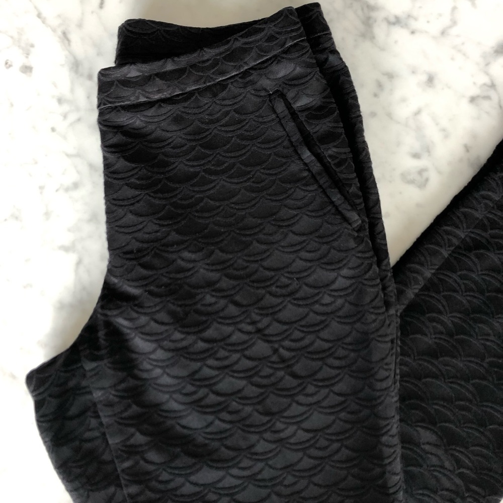 H&M cool pattern black pants (4 US)